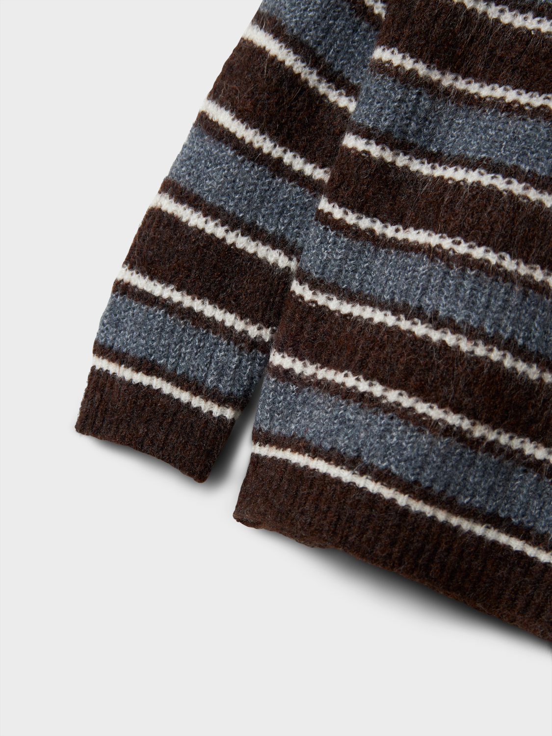 model_shot-front_full